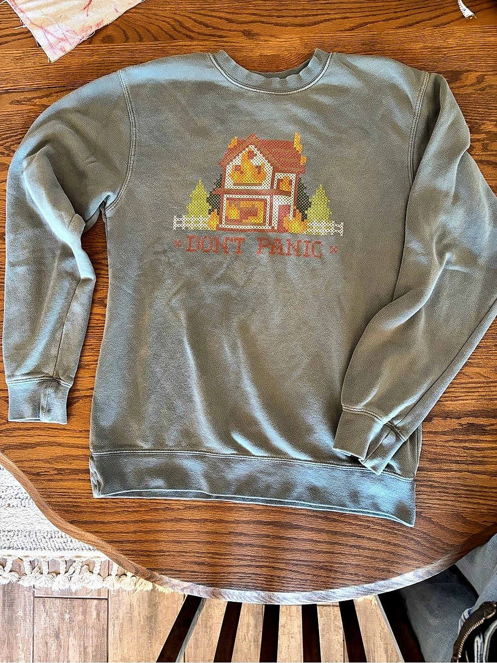 Independent Trading Company Bo Burnham Inside Don't Panic Sweatshirt Gray Small